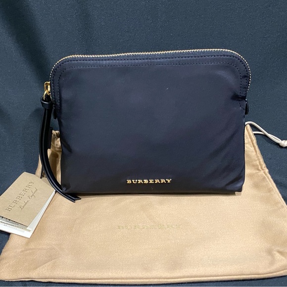 Burberry small nylon bag - Picture 2 of 11
